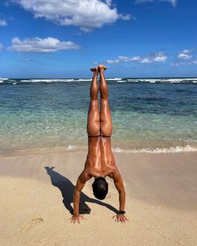 ゲイバー ゲイイベント ゲイクラブイベント 【ヌード自重トレーニング@新宿御苑前】木曜19:30~21:00